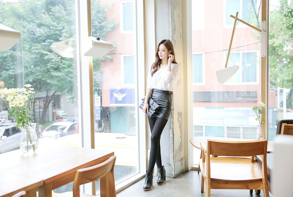 Son Yoon Joo Beautiful Legs Temperament Pure Picture and Photo