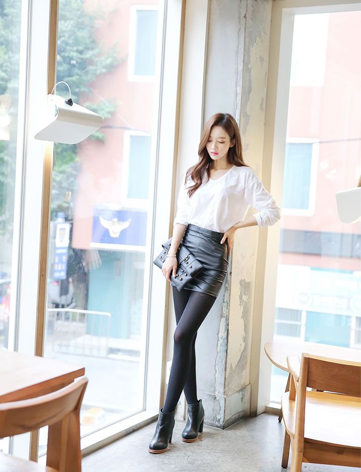 Son Yoon Joo Beautiful Legs Temperament Pure Picture and Photo