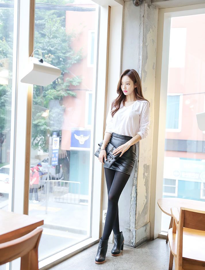 Son Yoon Joo Beautiful Legs Temperament Pure Picture and Photo