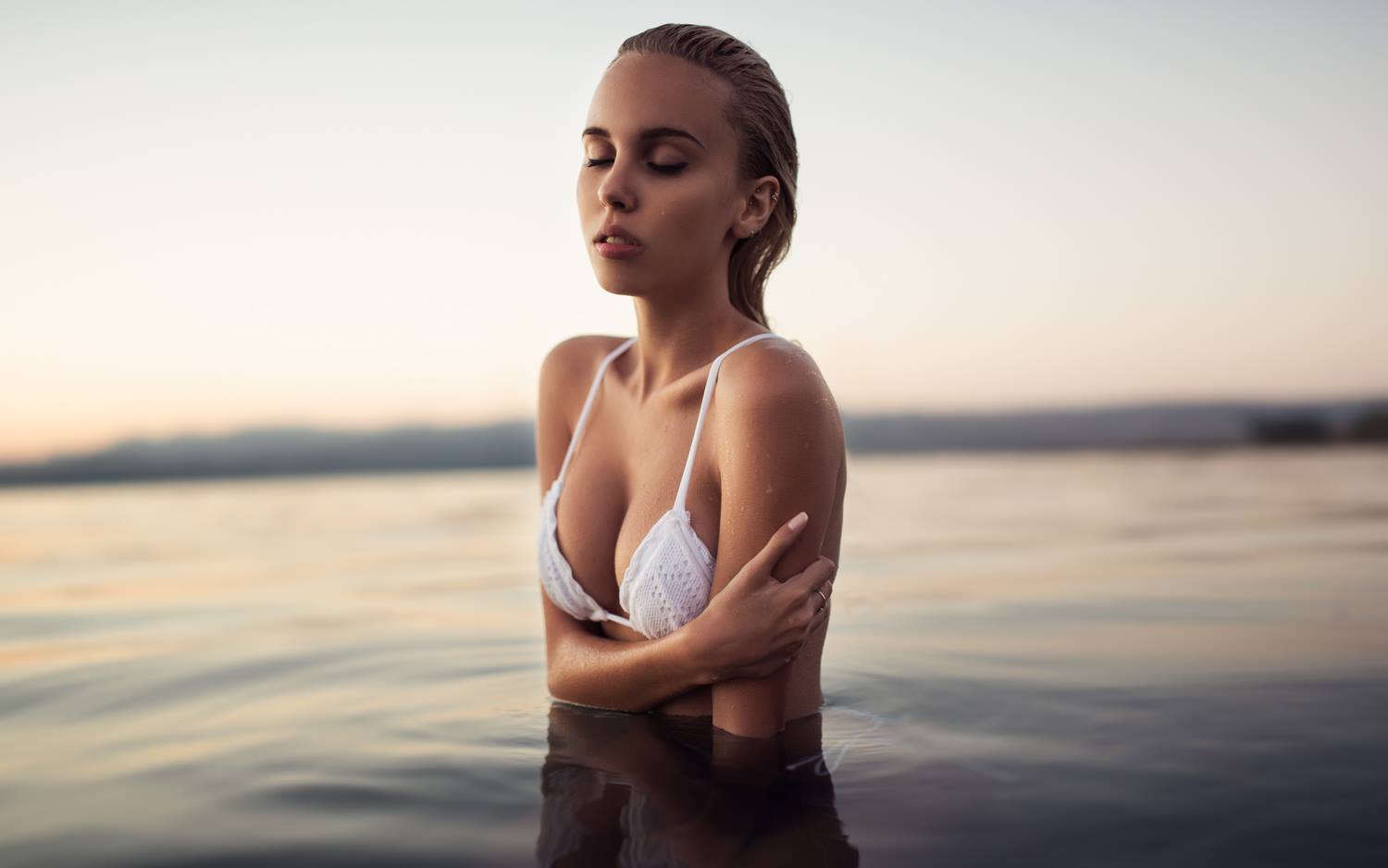 Maria Miri Domark Beach Wild Sexy Hot Bikini Picture and Photo