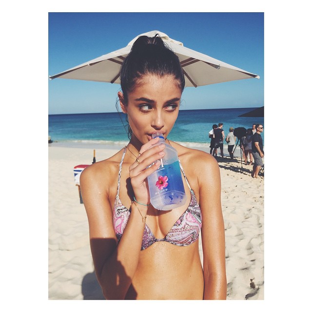 Taylor Marie Hill Sexy Hot Picture and Photo