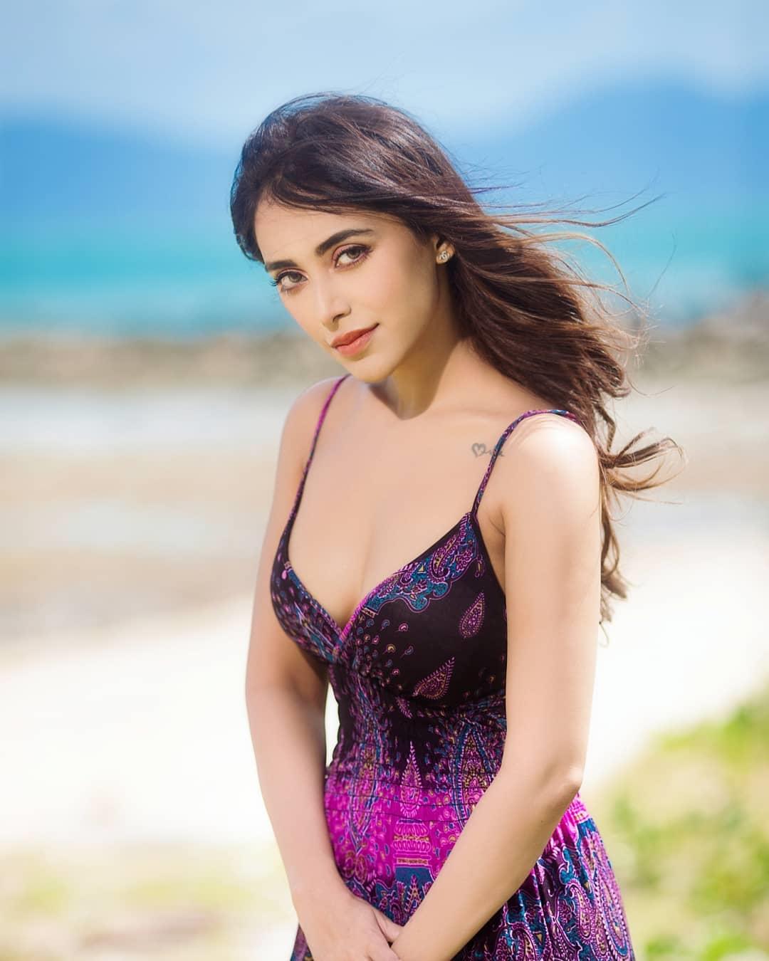 Indian Beatiful Actress Angela Krislinzki Photos