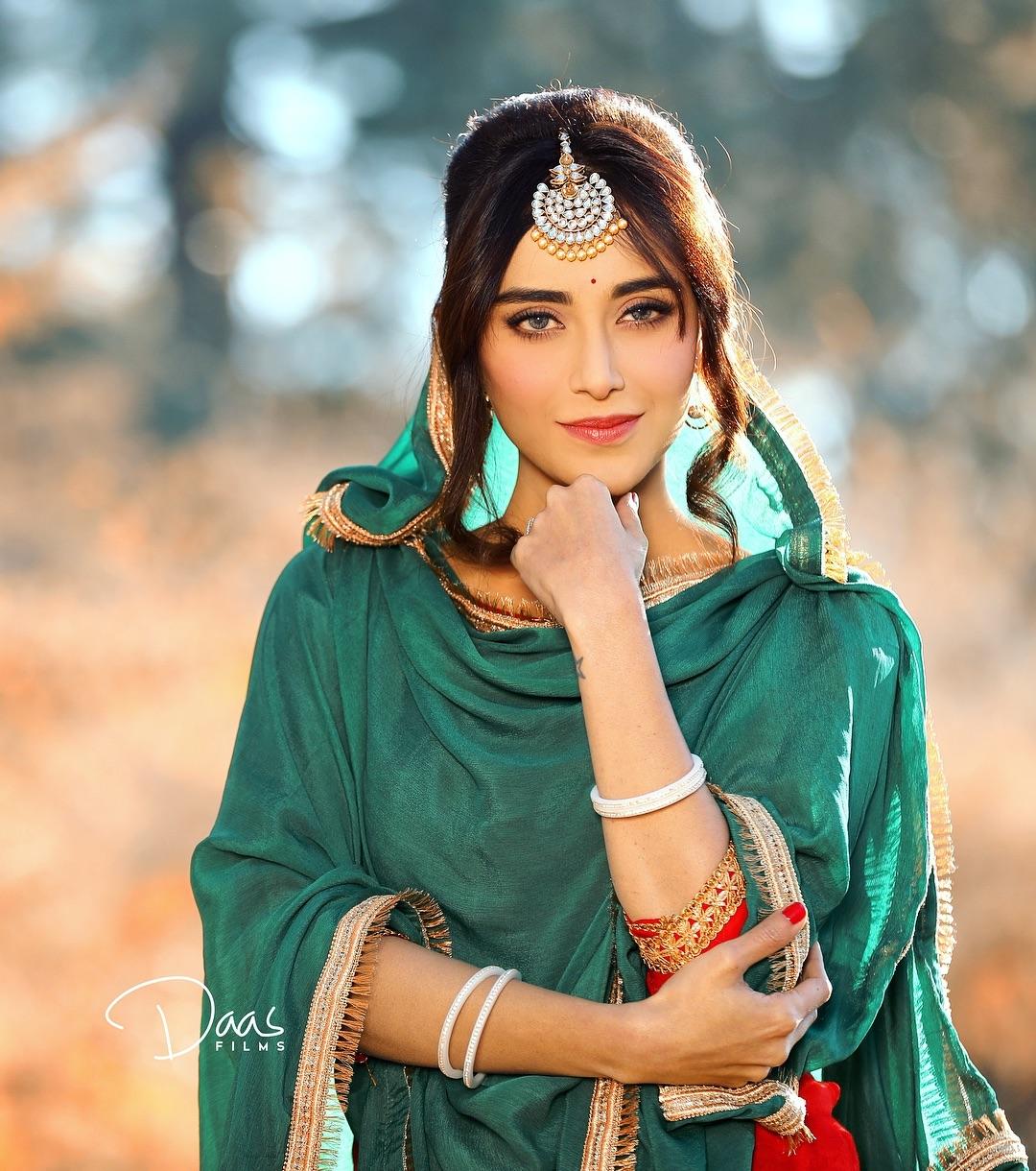 Indian Beatiful Actress Angela Krislinzki Photos