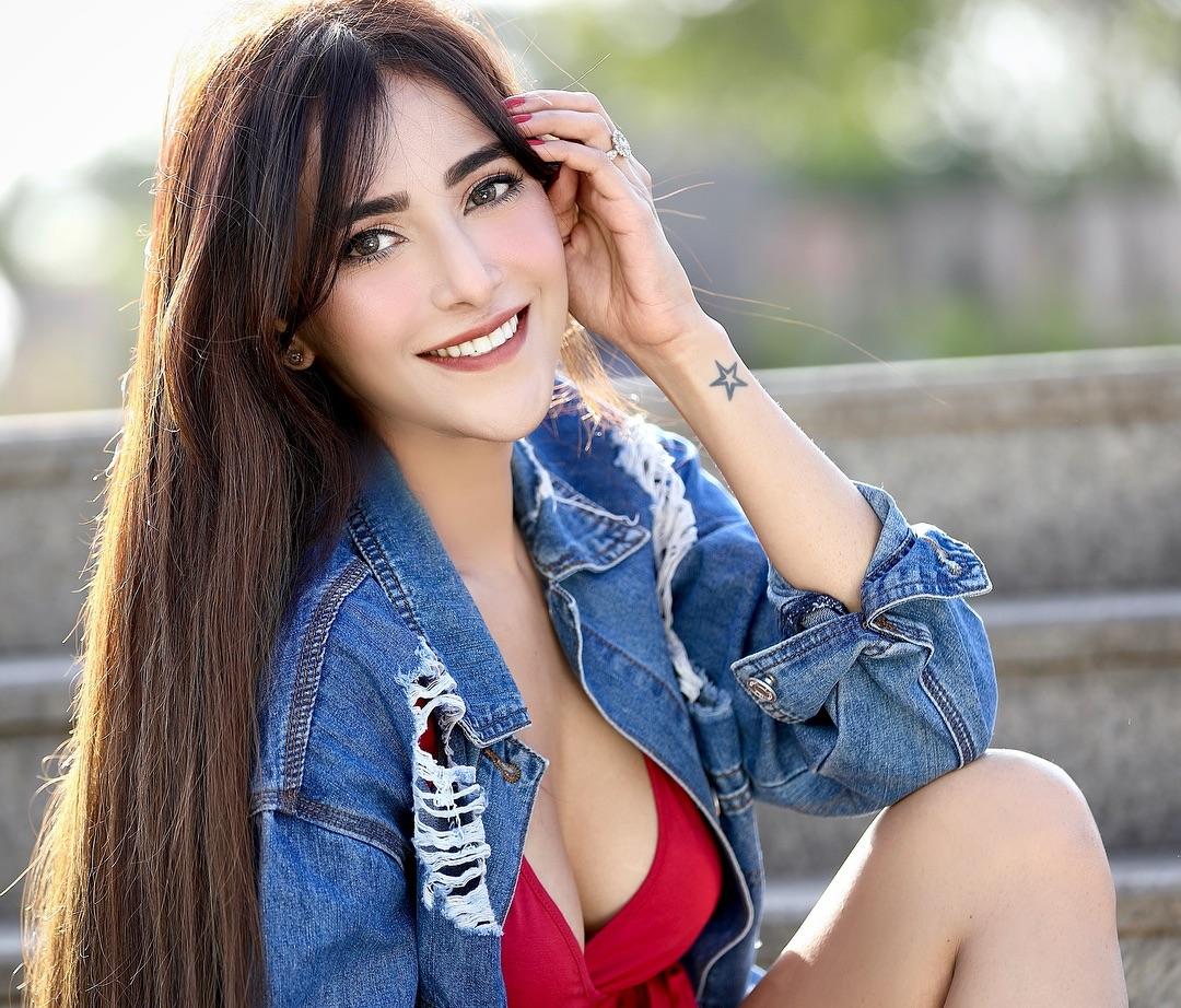 Indian Beatiful Actress Angela Krislinzki Photos