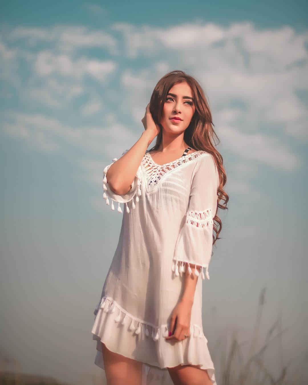 Indian Beatiful Actress Angela Krislinzki Photos