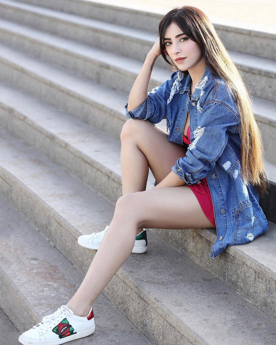 Indian Beatiful Actress Angela Krislinzki Photos