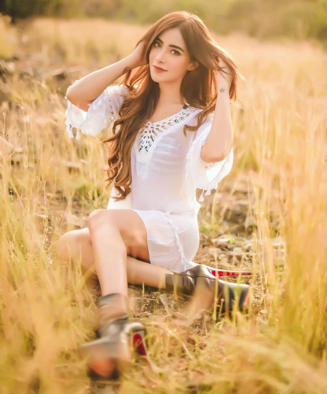 Indian Beatiful Actress Angela Krislinzki Photos