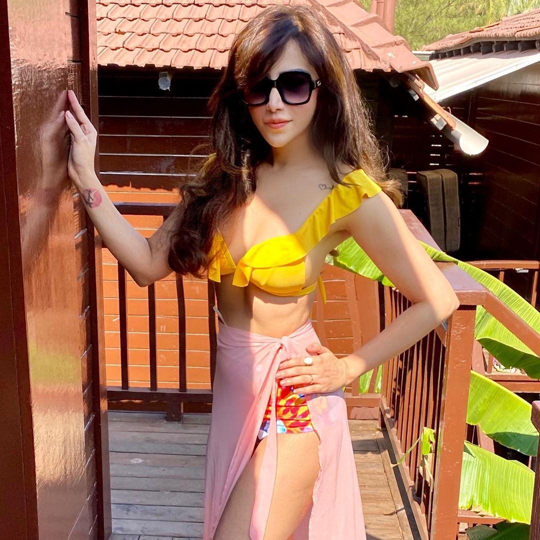 Indian Beatiful Actress Angela Krislinzki Photos