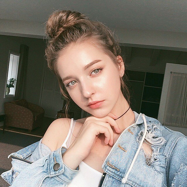 Angelina Danilova Cute Picture and Photo