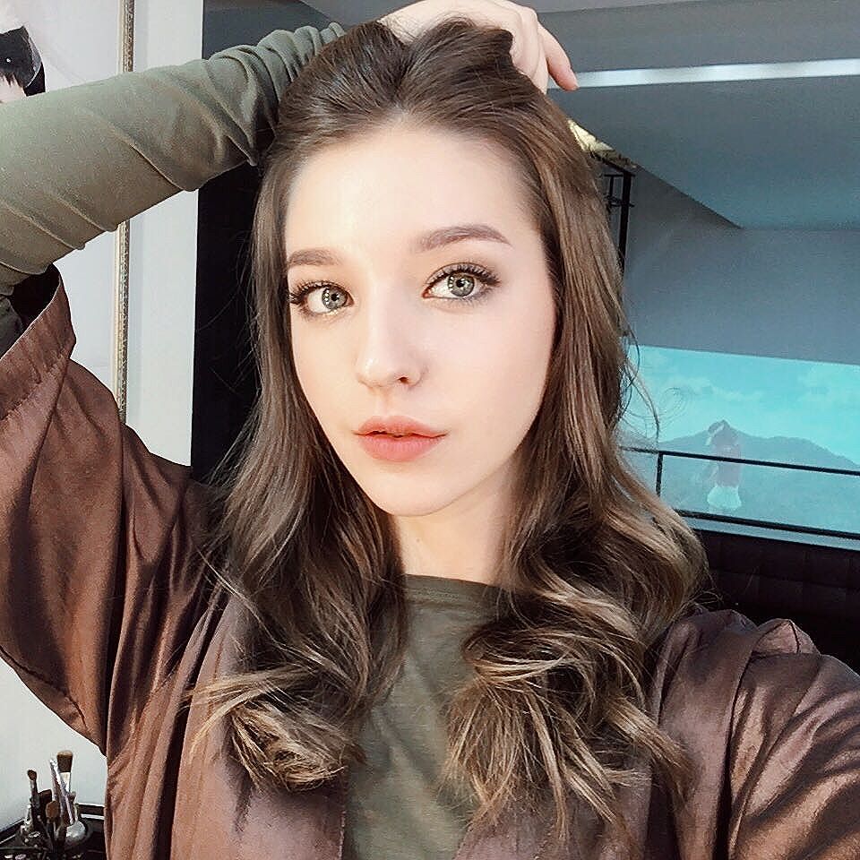 Angelina Danilova Cute Picture and Photo