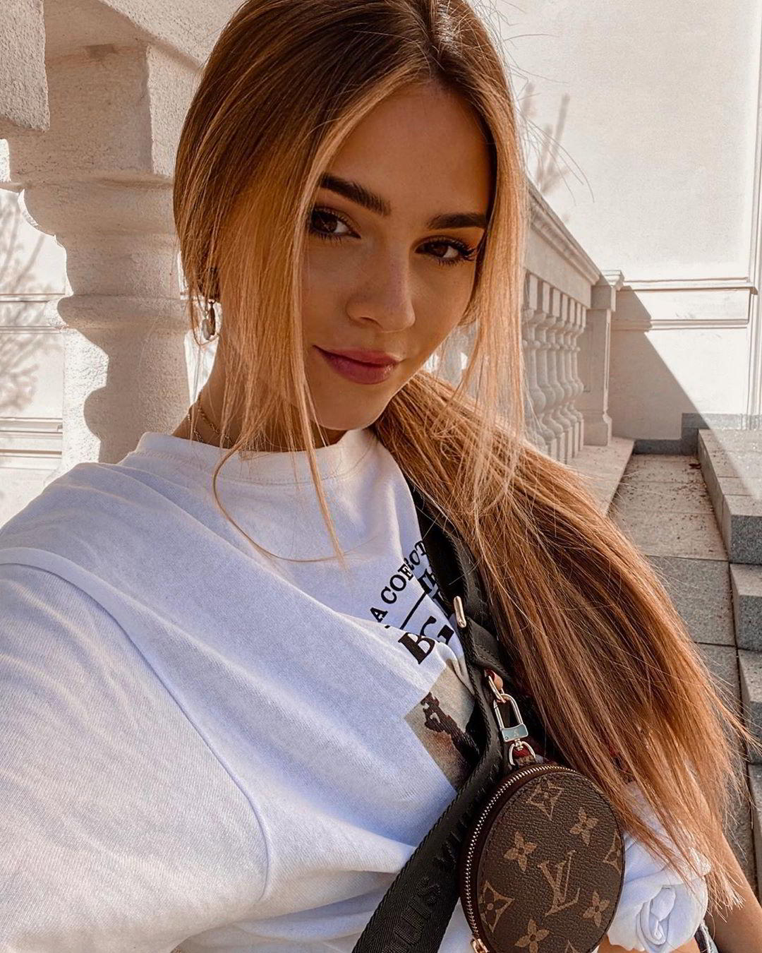 Jessy Hartel became an IG celebrity after travel