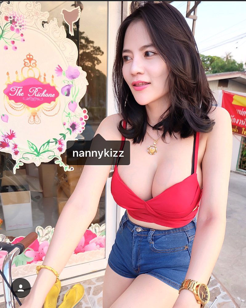 Nan Kempanta Huge Boobs Picture and Photo