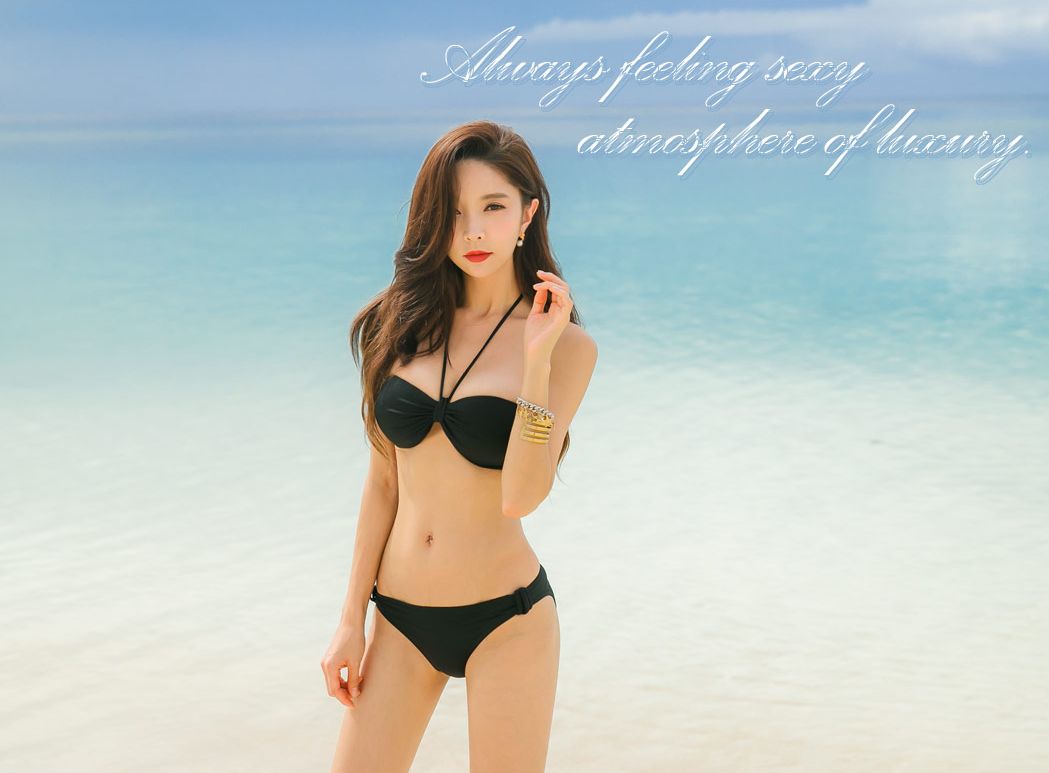 Park Soo Yeon 2017 Bikini Picture and Photo 2