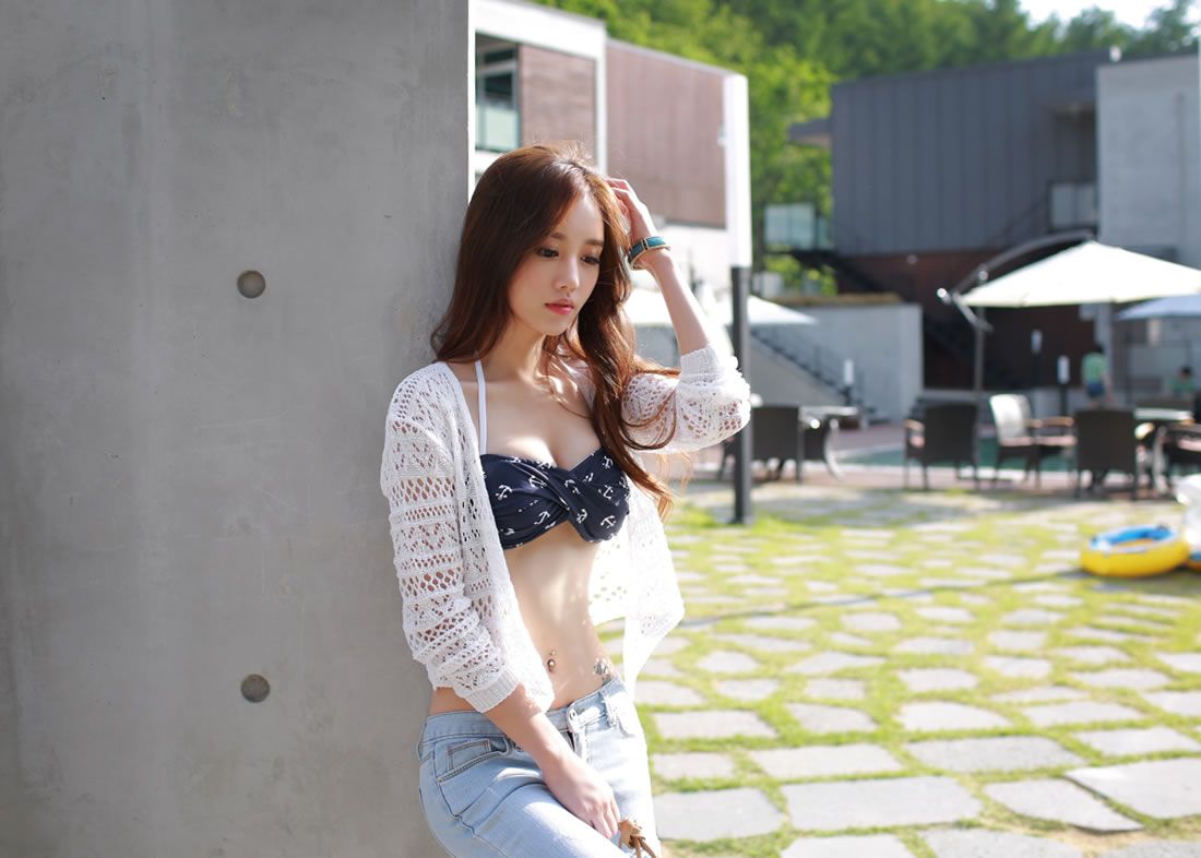 Son Yoon Joo 2014 Bikini Picture and Photo