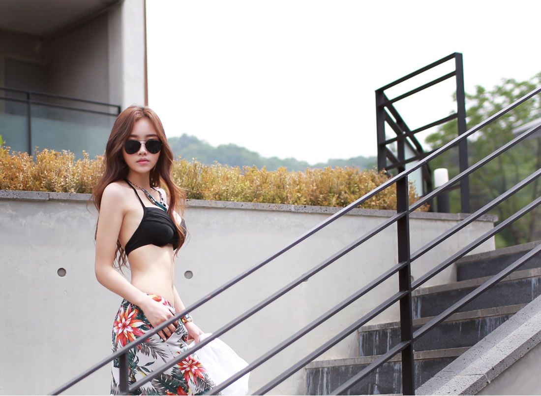 Son Yoon Joo 2014 Bikini Picture and Photo