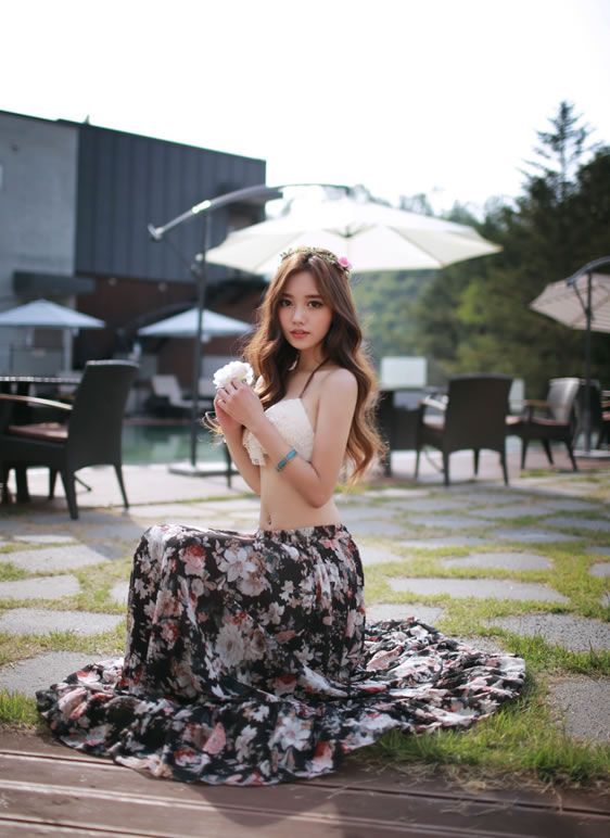 Son Yoon Joo 2014 Bikini Picture and Photo