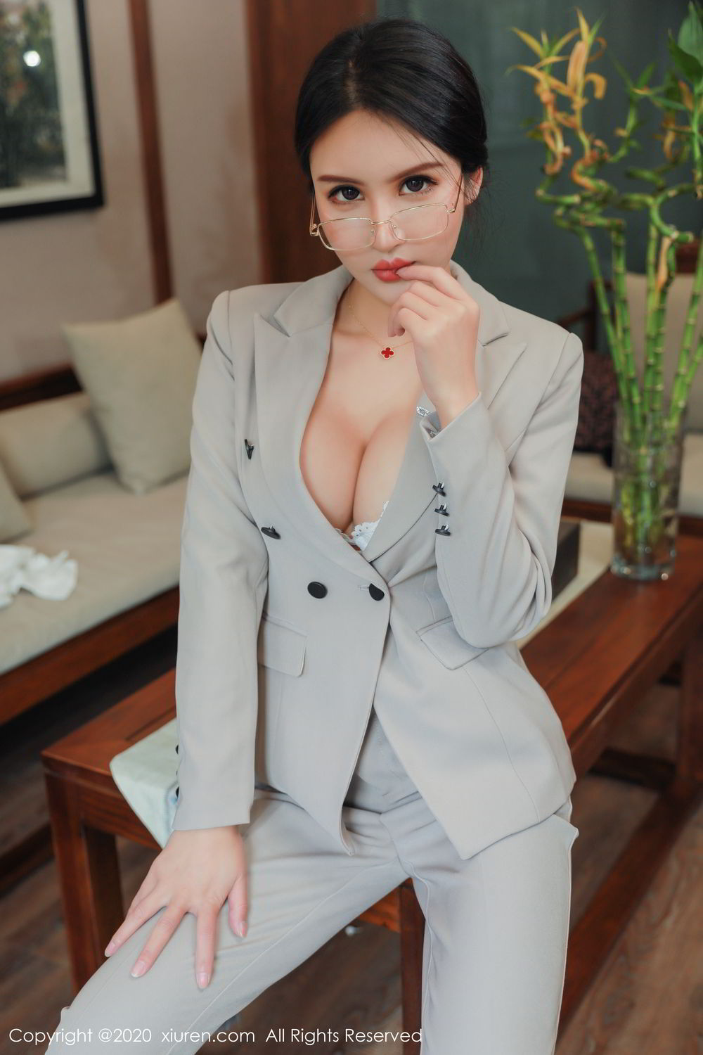 XiuRen Vol.2098 Solo Yi Fei