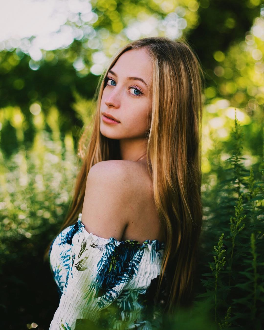 Sophia Diamond Sport Lovely Picture and Photo