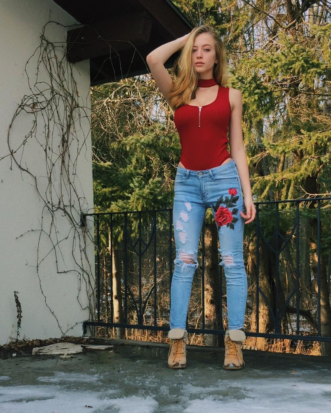 Sophia Diamond Sport Lovely Picture and Photo