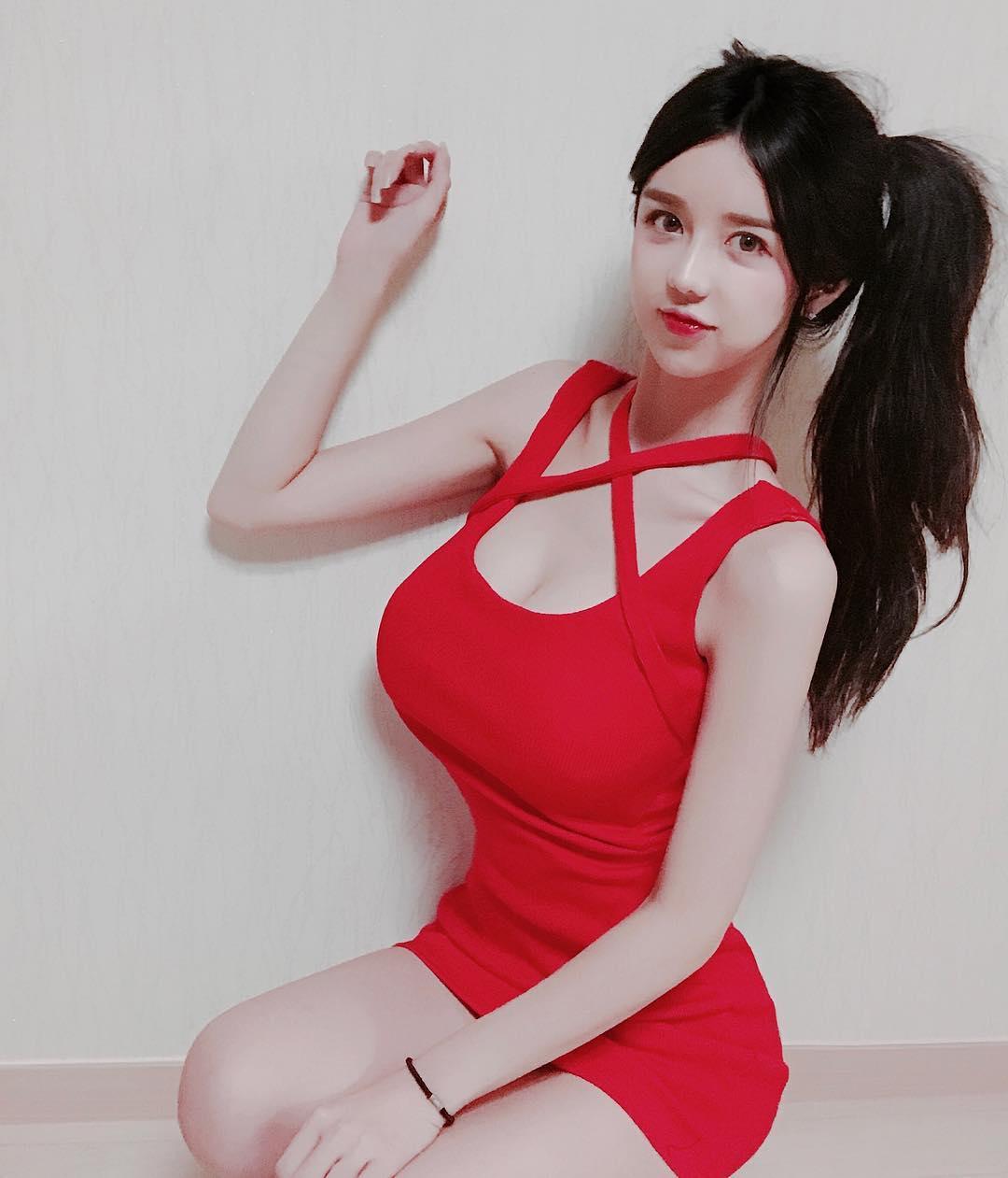 Lee Soo Bin 2017 Huge Boobs Sexy Picture and Photo