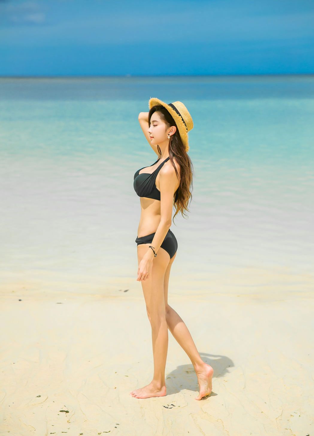 Park Soo Yeon 2017 Bikini Picture and Photo 5