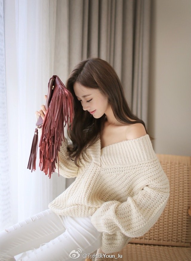 Son Yoon Joo Lovely Picture and Photo