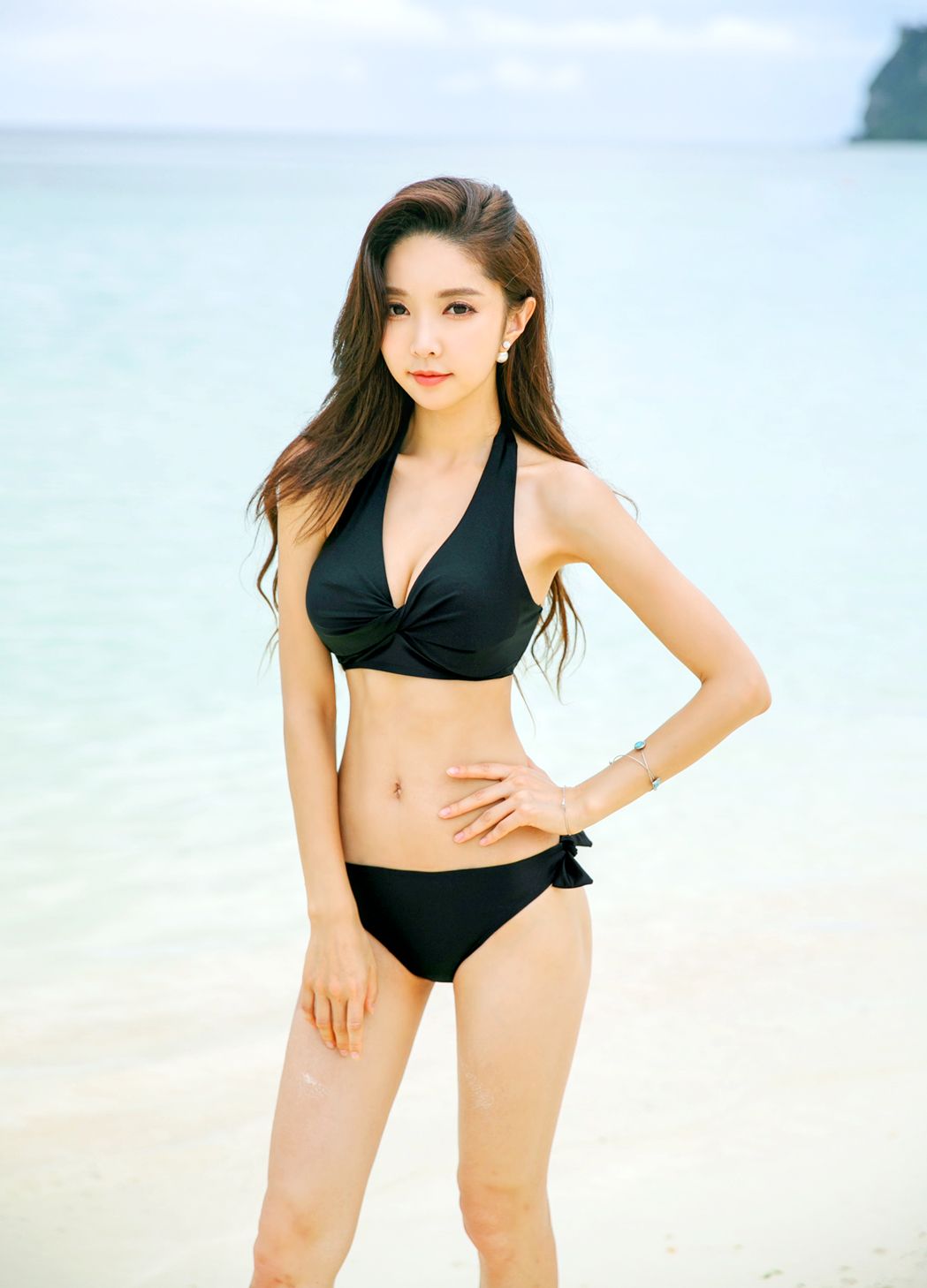 Park Soo Yeon 2017 Bikini Picture and Photo 6