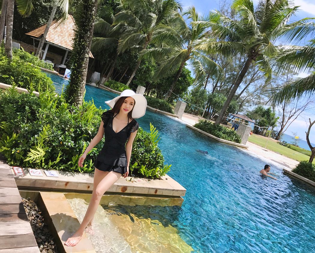 Son Yoon Joo 2017 Phuket Island Skirt Picture Series 5