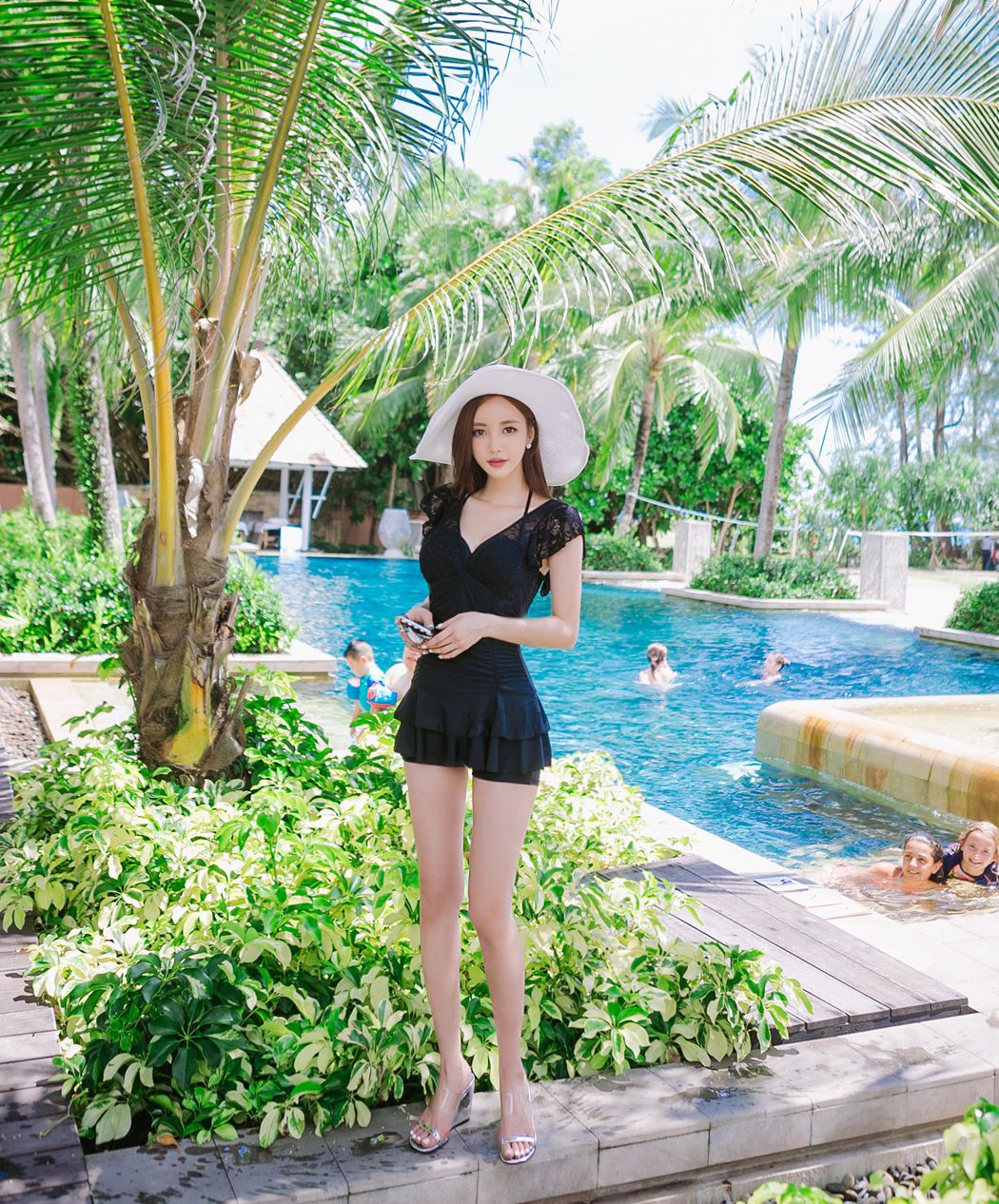 Son Yoon Joo 2017 Phuket Island Skirt Picture Series 5