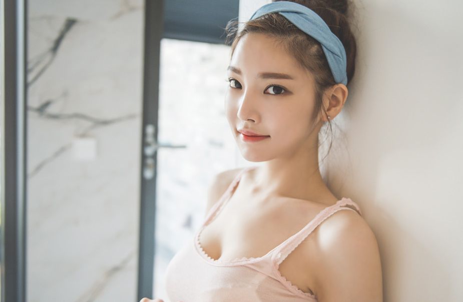 Park Jung Yoon 2016 Hot Bra Picture and Photo