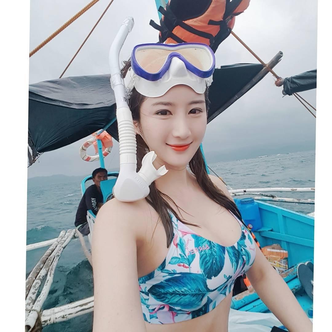 Ye Seul Kim Temperament Bikini Picture and Photo