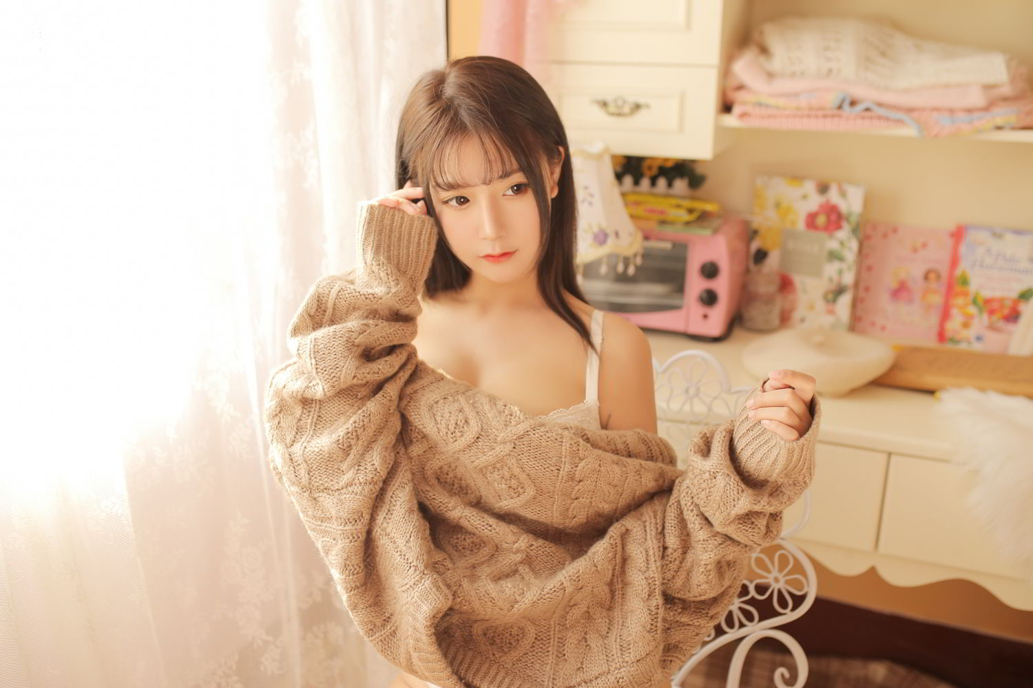 Mao Jiu Mature Woman Style and Camel Sweater