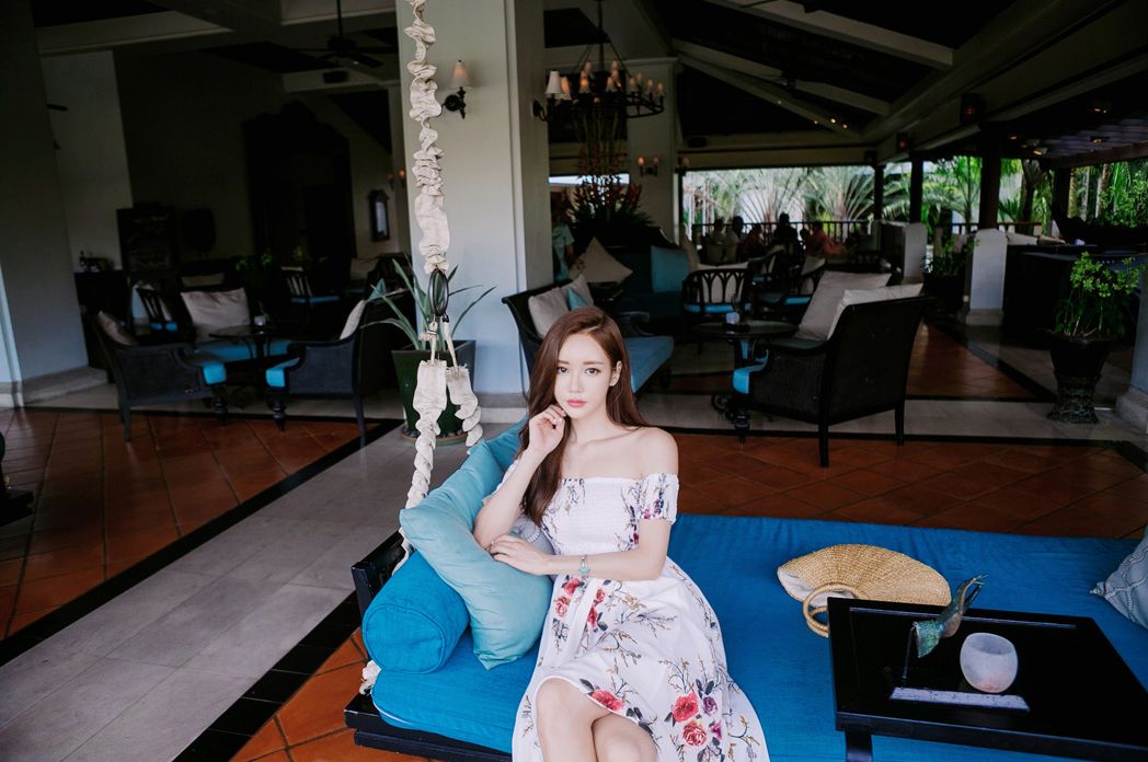 Son Yoon Joo 2017 Phuket Island Skirt Picture Series 2