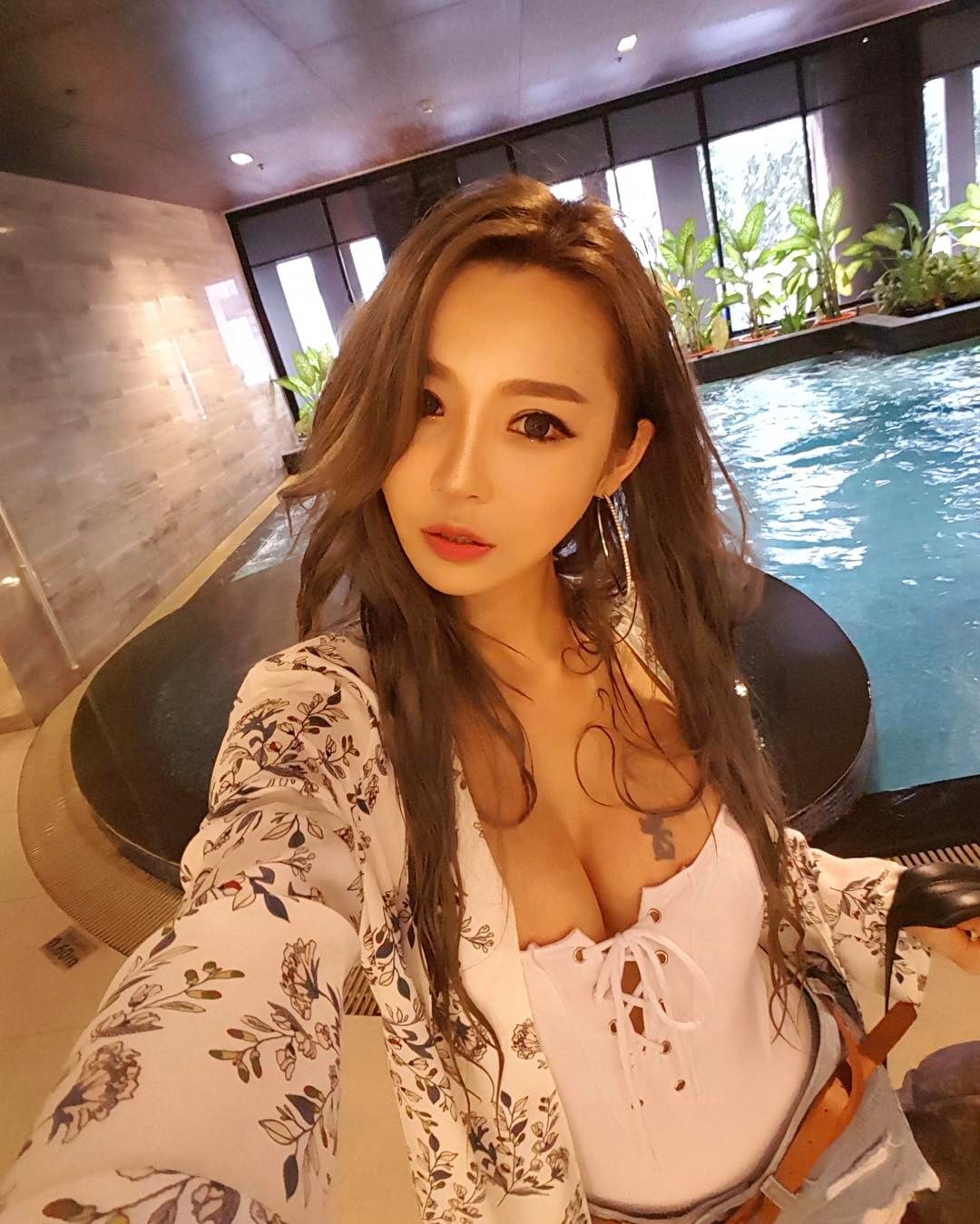 Lee Ji Na Sexy Bikini Ig Picture and Photo