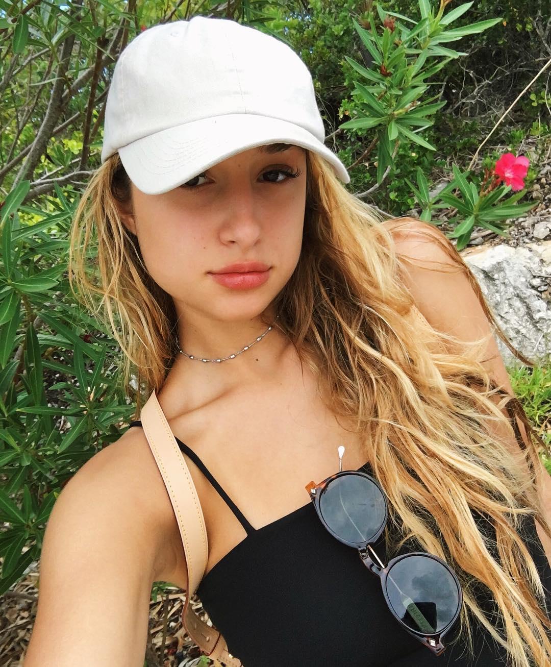 Savannah Montano Pure Bikini Lovely Picture and Photo