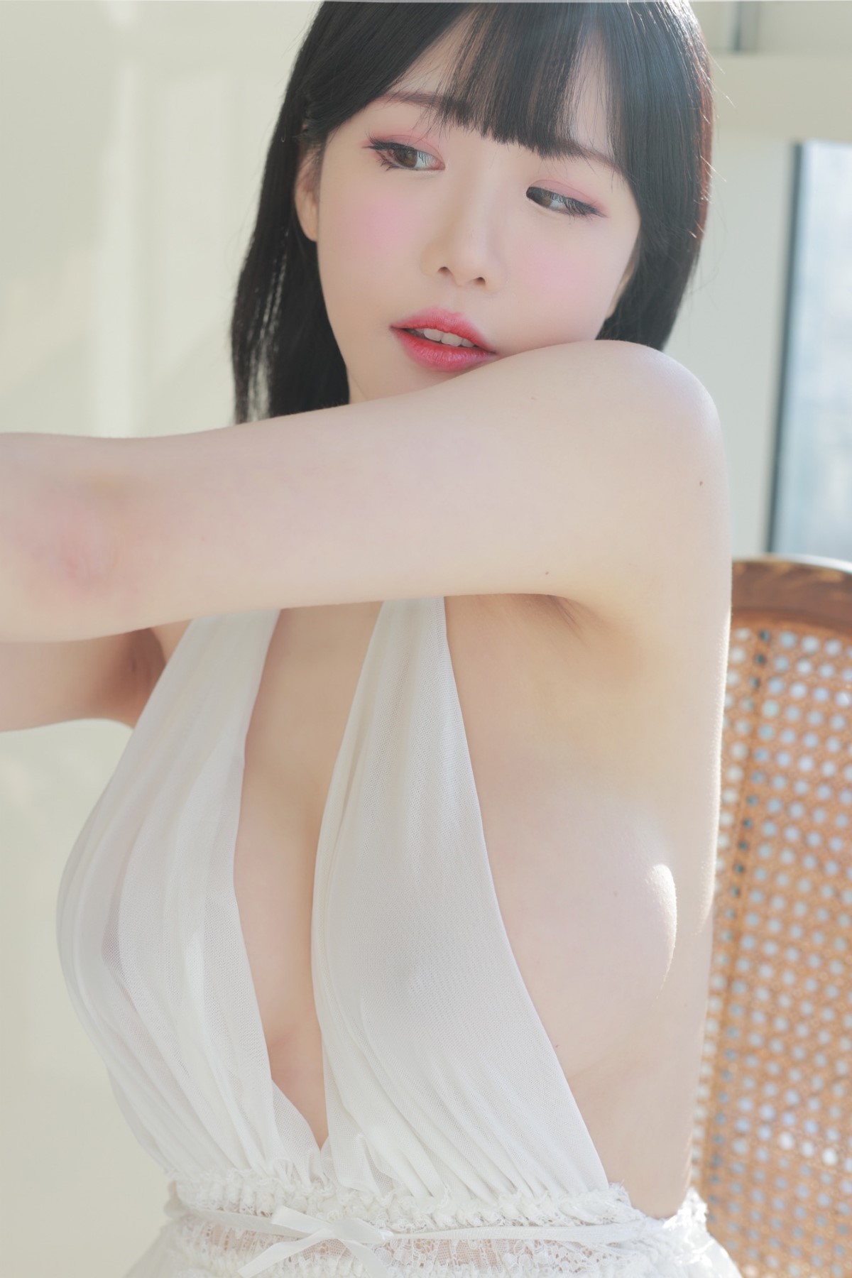 Patreon Addielyn 에디린 Girl In White Dec 2021 0017 1031216562.jpg