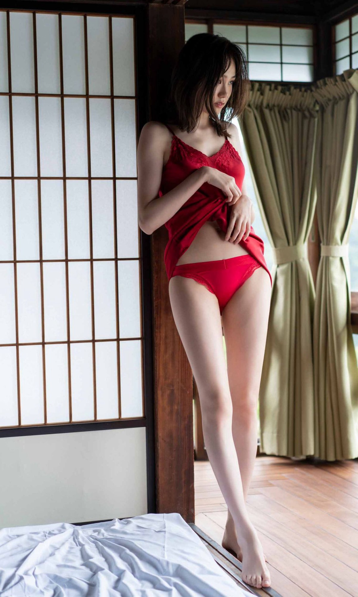 Photobook 2021 08 02 Ichika Osaki 尾碕真花 Otonaichika 0027 4676785535.jpg