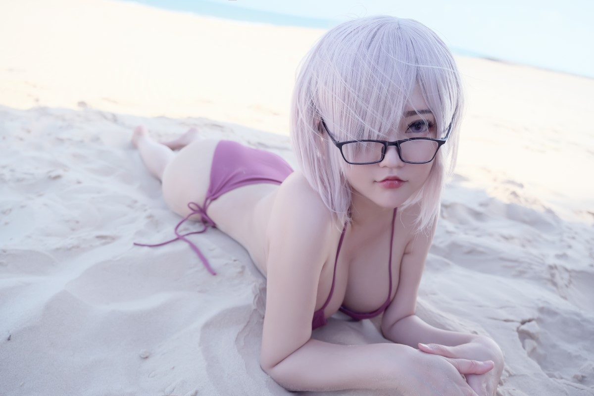 Coser@Potato Godzilla Mashu Kyrielight Bikini 0019 1939428028.jpg