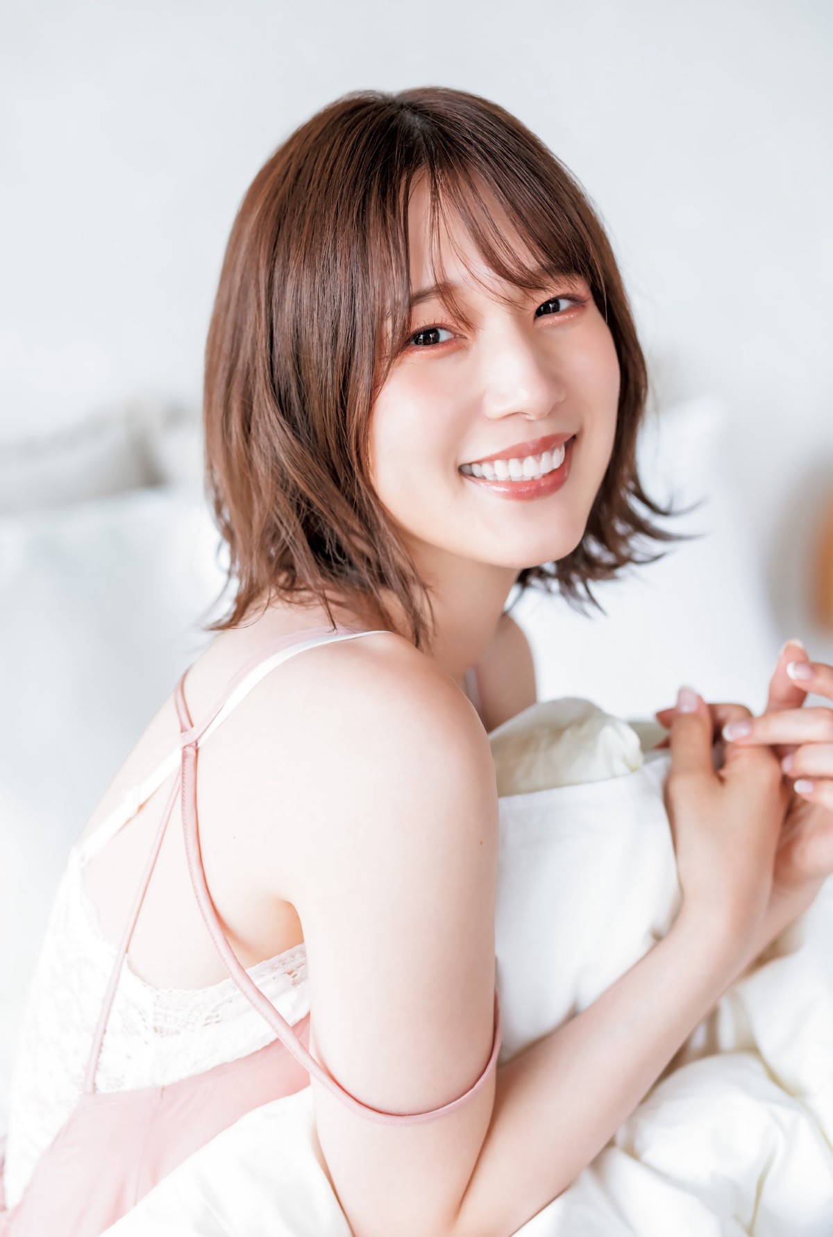 Young Jump Weekly Young Jump 2023 01 01 No 01 えなこ 内田真礼 片岡凜 0023 8359773826.jpg