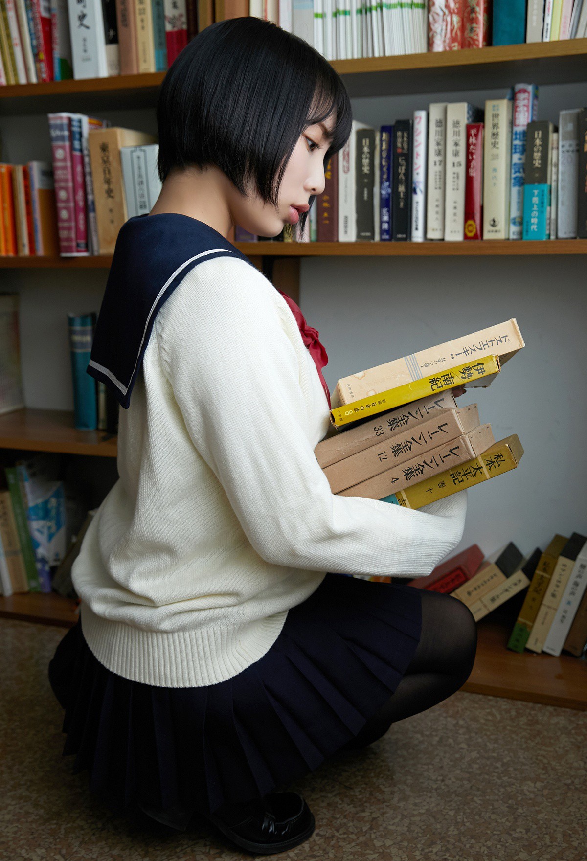 Photobook 2019 05 01 Kaoru Yasui 安位薫 Delusion After School Date 0006 4450460503.jpg