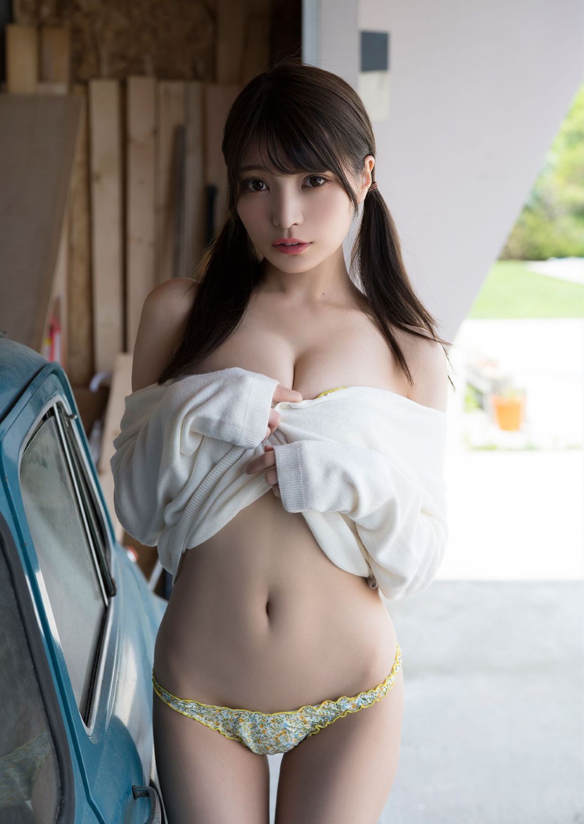 YJ Photobook 2020 06 18 Sayaka Nitori 似鳥沙也加 Squeeze 0004 5262138564.jpg