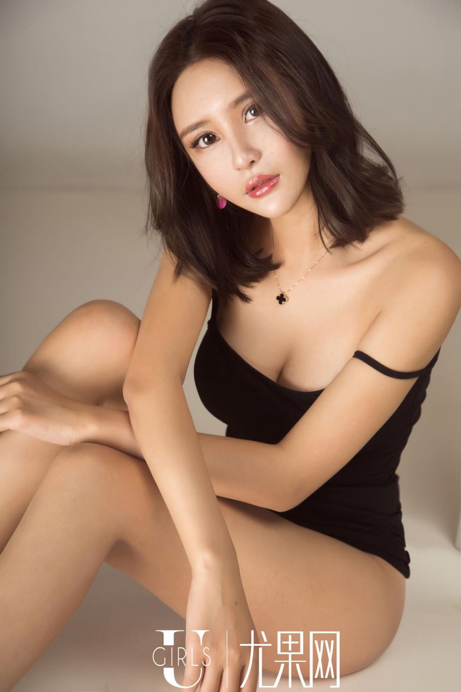 Ugirls Vol. 388 Solo Yi Fei