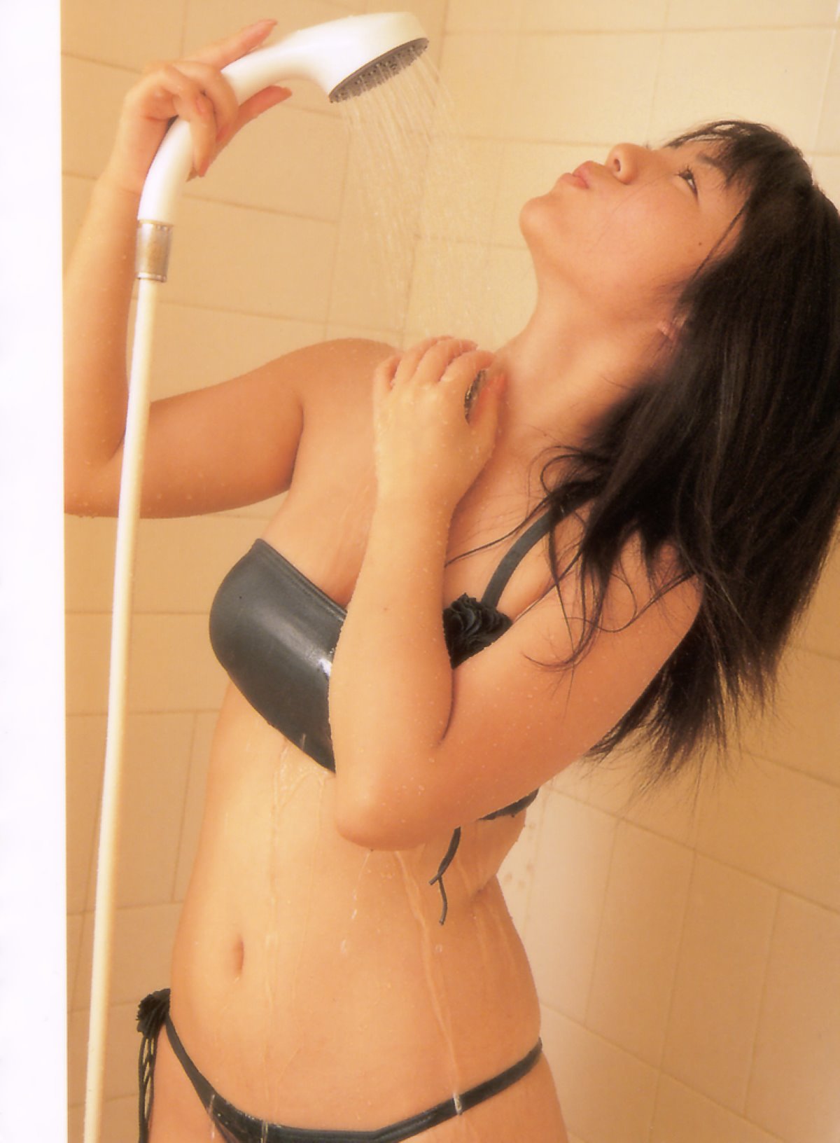 Photobook Sayaka Isoyama 磯山さやか Secret 0053 2162323445.jpg