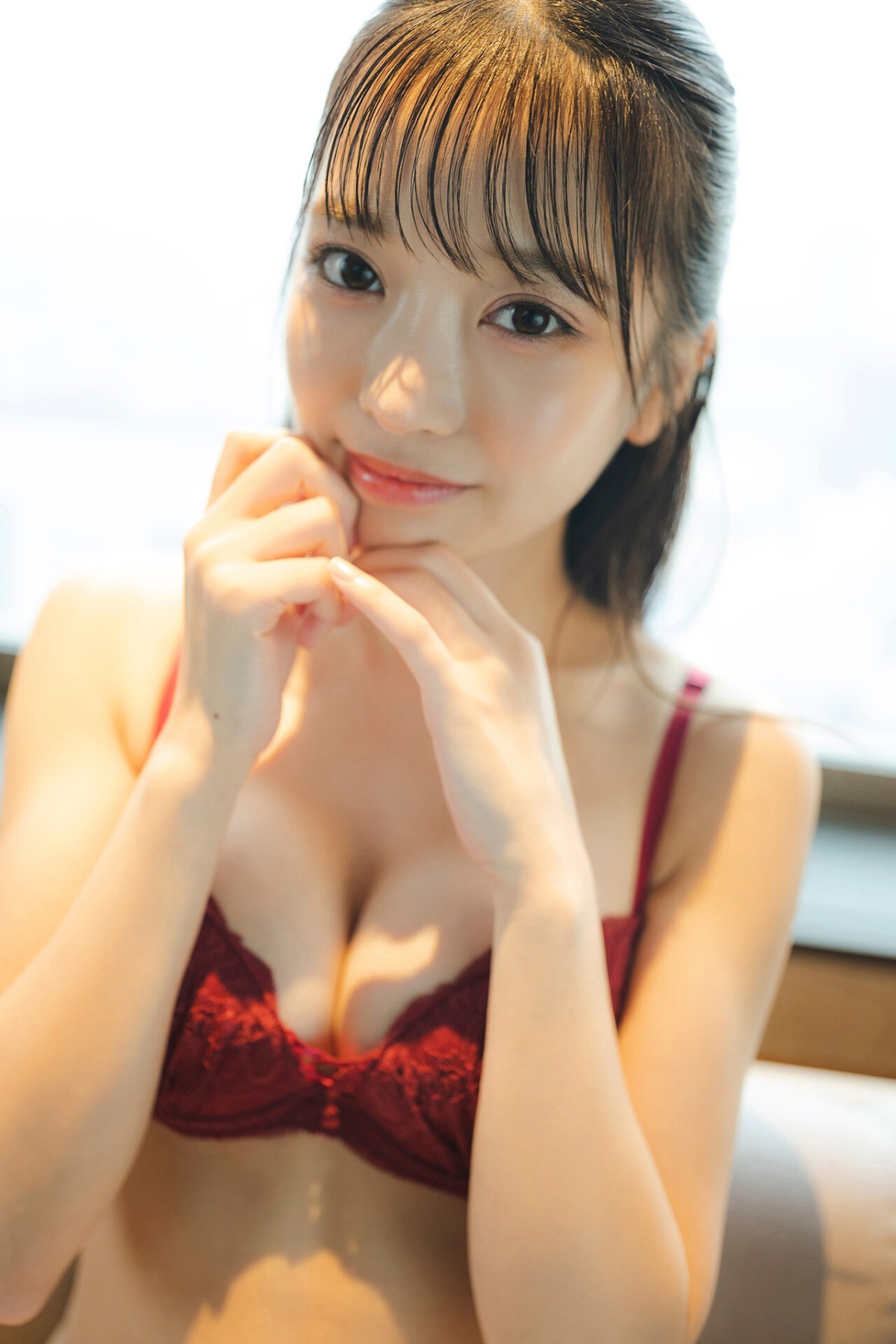 Platinum FLASH Photobook 2023 02 17 Akane Yoshizawa 吉沢朱音 Triangle Love In The Case Of Akane 0037 1751968421.jpg