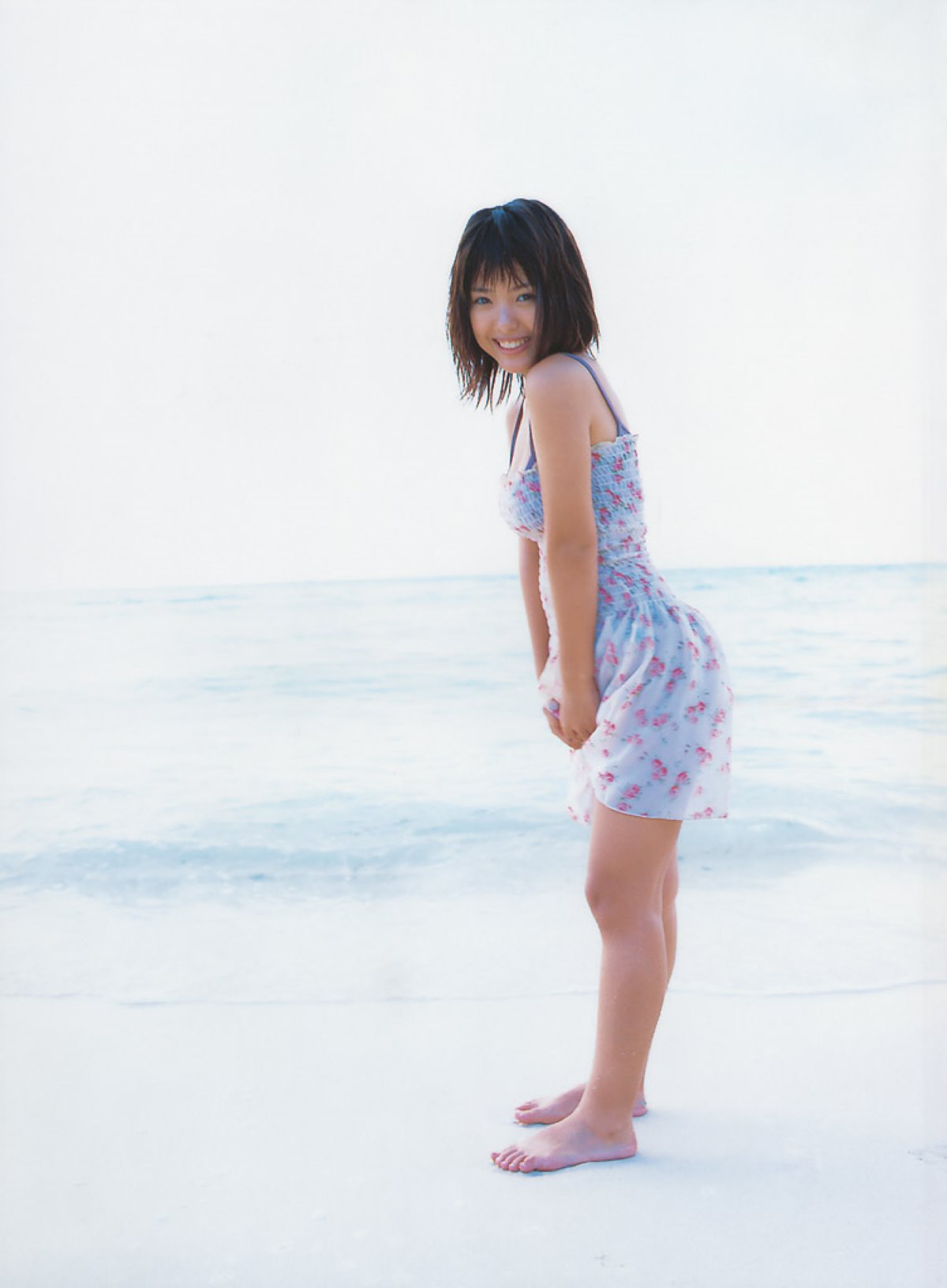 Photobook Hitomi Ito 伊藤瞳 Eye Love 0006 9396937215.jpg