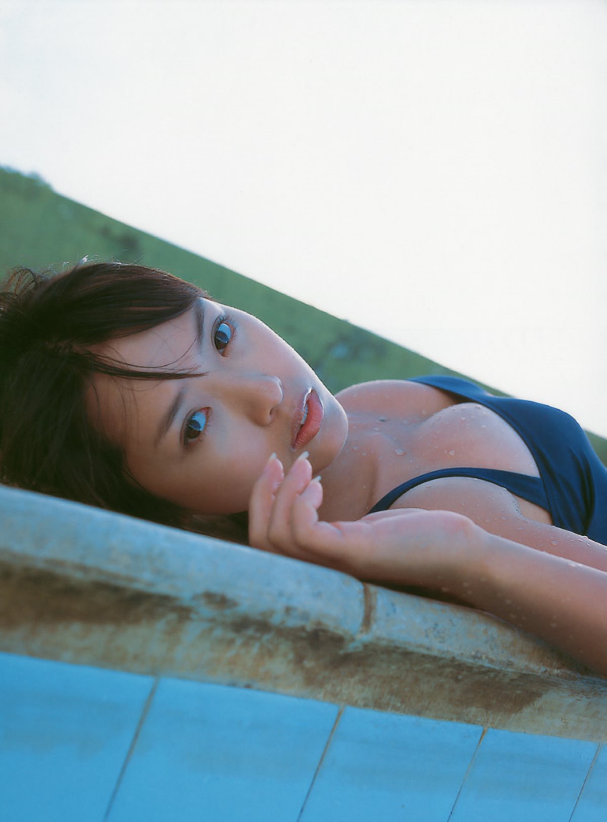 Photobook Hitomi Ito 伊藤瞳 Eye Love 0098 5759261789.jpg