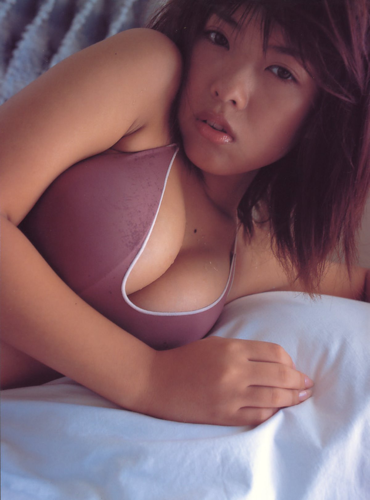 Photobook Hitomi Ito 伊藤瞳 Eye Love 0118 7897029834.jpg