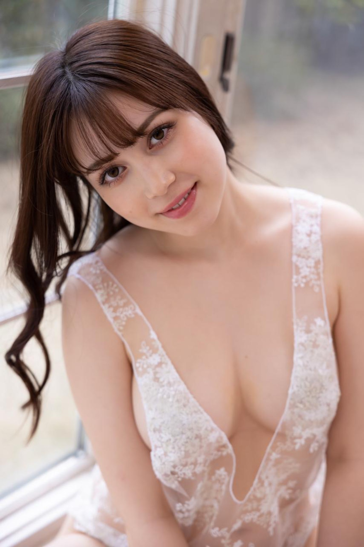 Photobook 2023 02 14 Michelle Megumi ミッシェル愛美 Drop of Miracle A 0065 1159696955.jpg