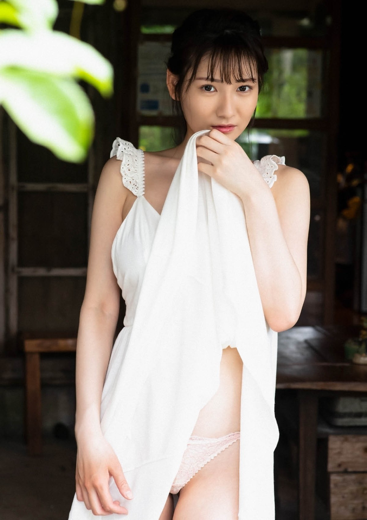 Photobook 2022 08 20 Ria Yamate 山手梨愛 1st Photobook 0003 1846615821.jpg