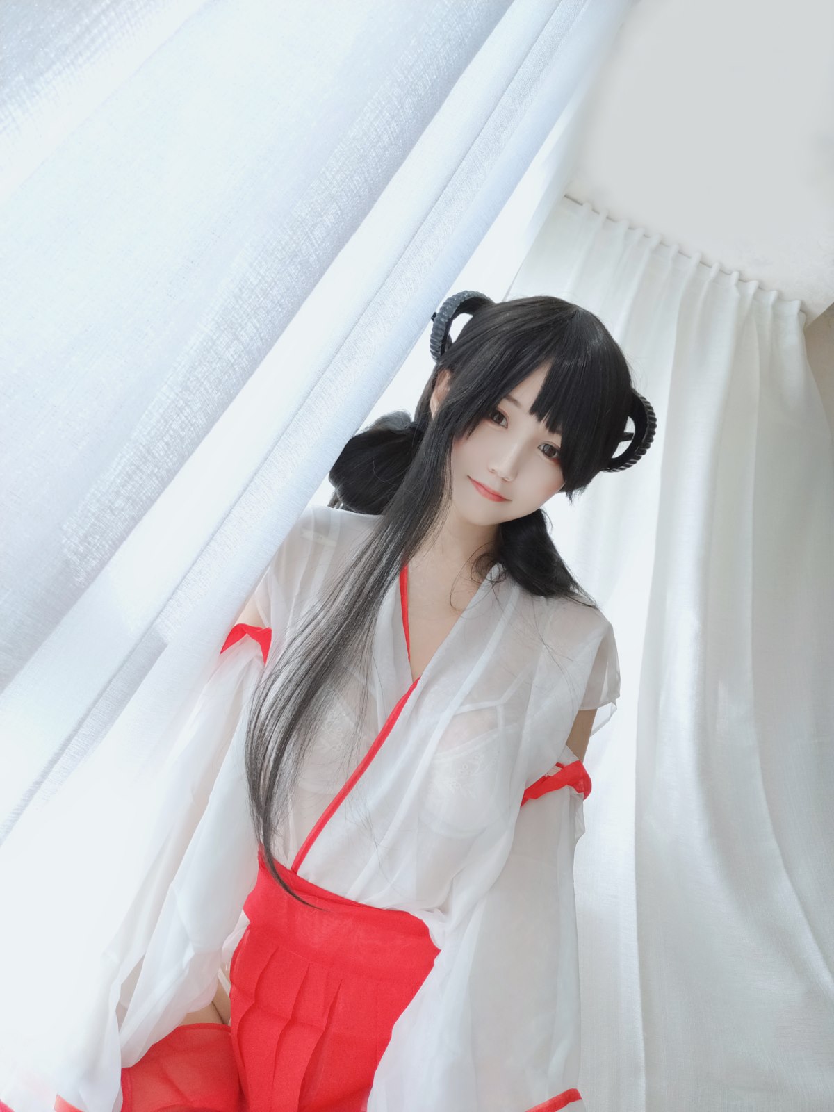 Coser@小仓千代w Vol 008 有点不对劲的巫女 0012 2295218868.jpg